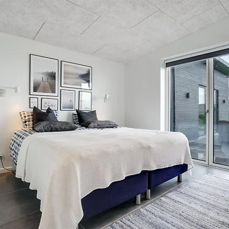Alyna - 200m From The Sea By Interhome
