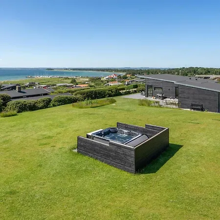 Alyna - 200m From The Sea By Interhome